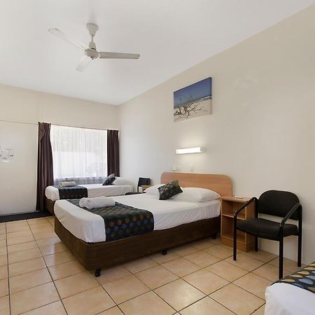 Beach House Motel Таунсвіль Екстер'єр фото