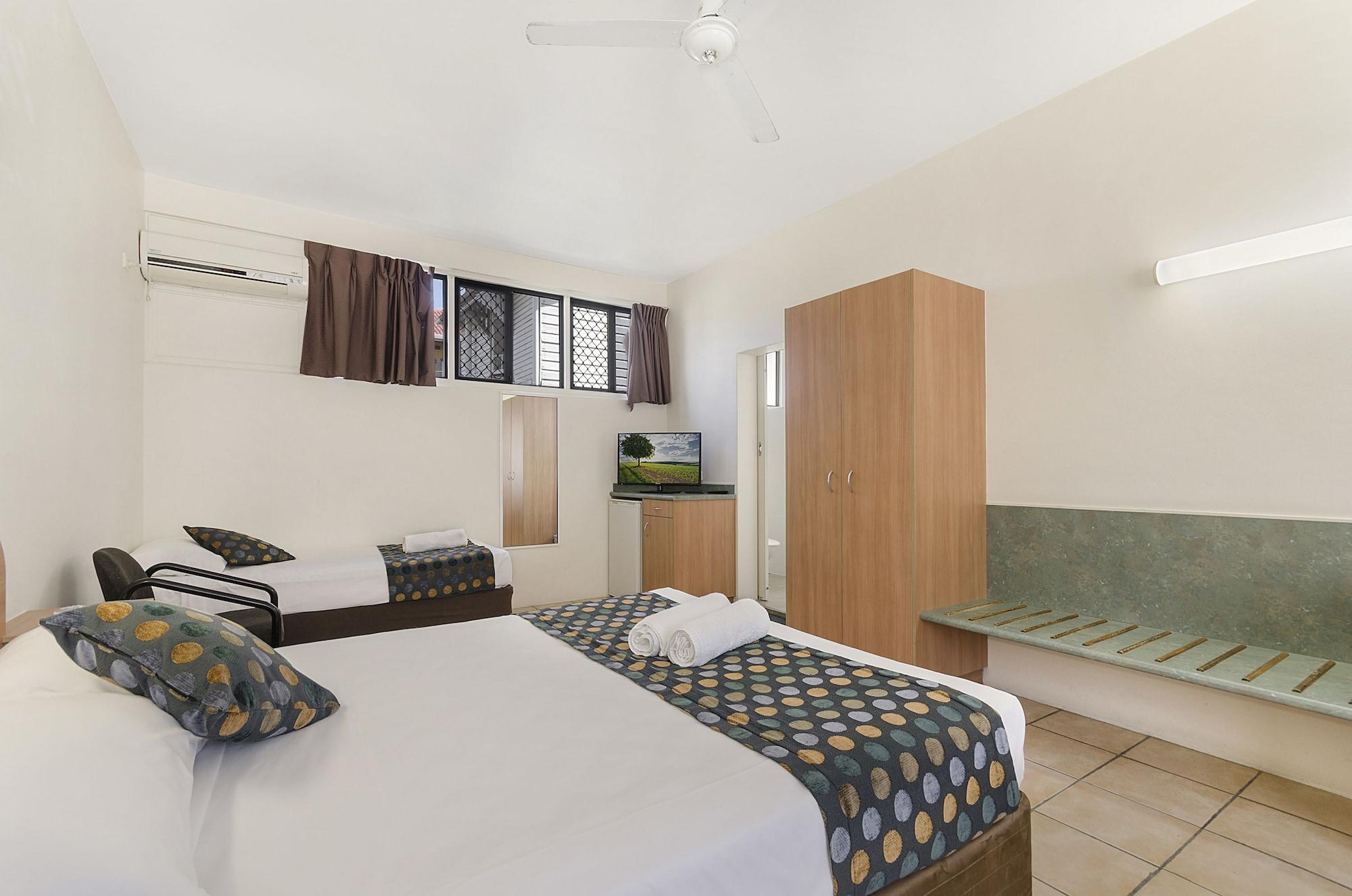 Beach House Motel Таунсвіль Екстер'єр фото