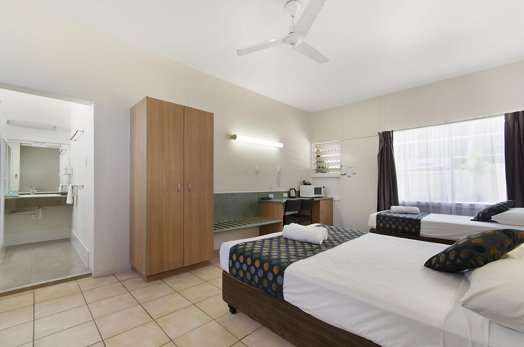 Beach House Motel Таунсвіль Екстер'єр фото