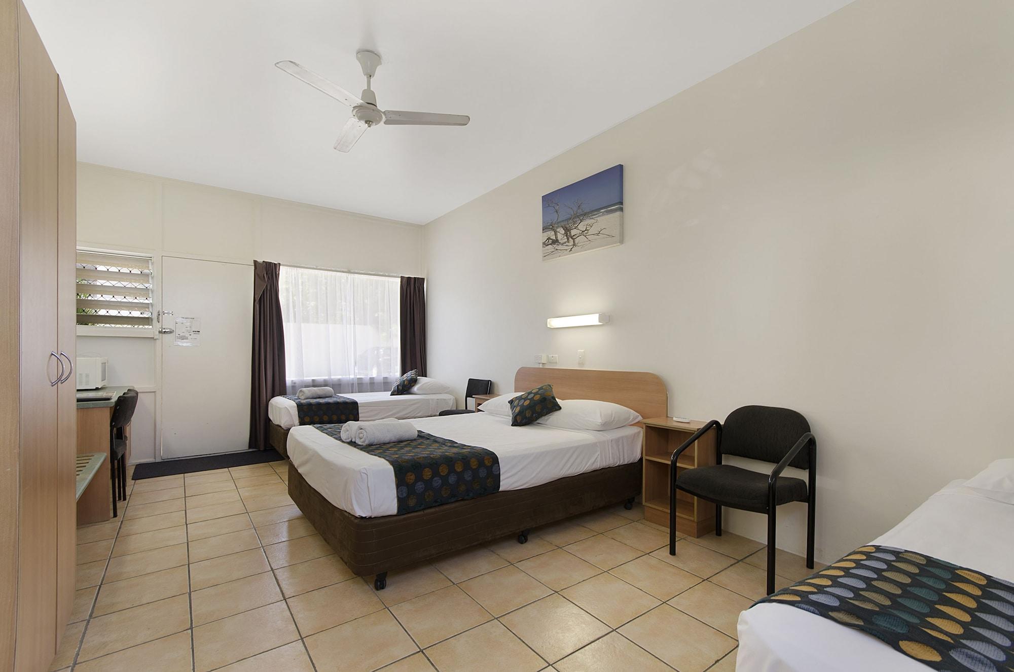 Beach House Motel Таунсвіль Екстер'єр фото