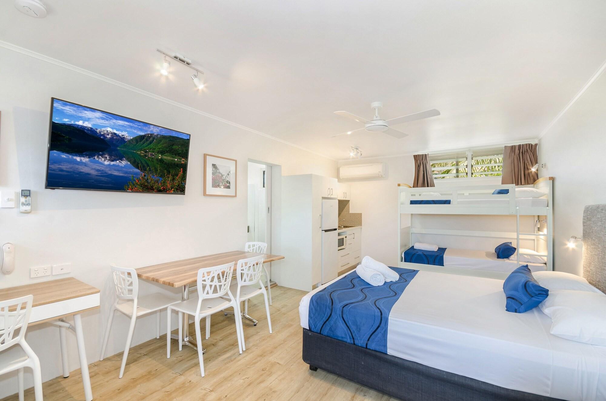 Beach House Motel Таунсвіль Екстер'єр фото