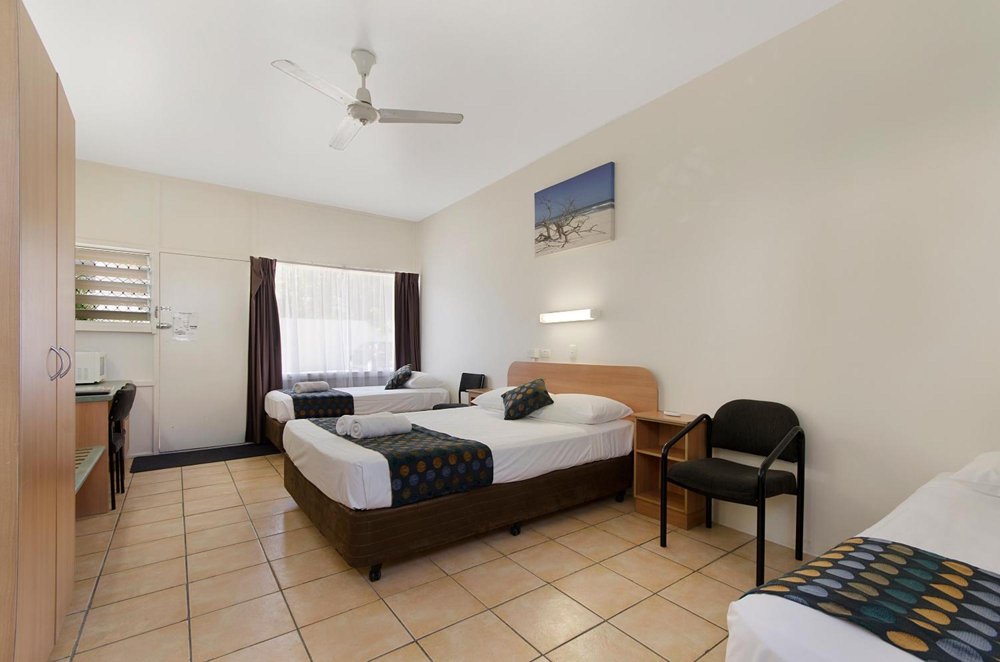 Beach House Motel Таунсвіль Екстер'єр фото