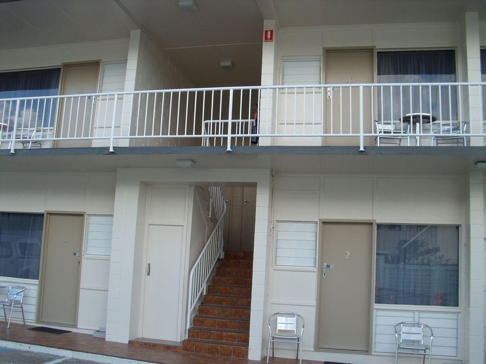 Beach House Motel Таунсвіль Екстер'єр фото