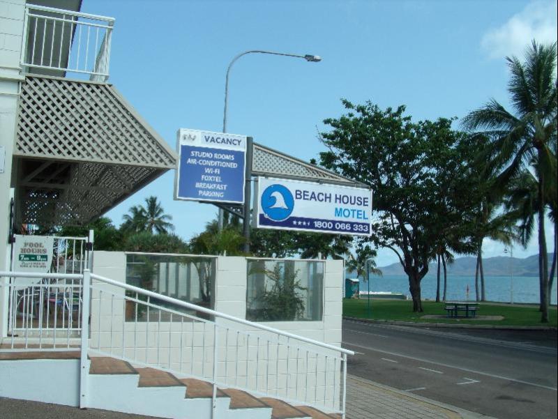 Beach House Motel Таунсвіль Екстер'єр фото