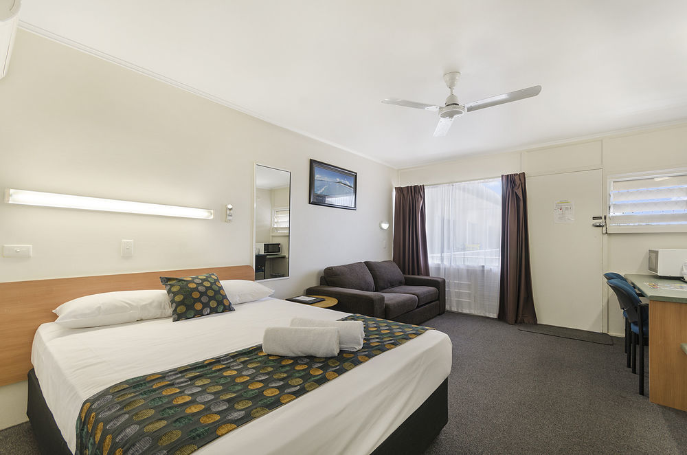 Beach House Motel Таунсвіль Екстер'єр фото