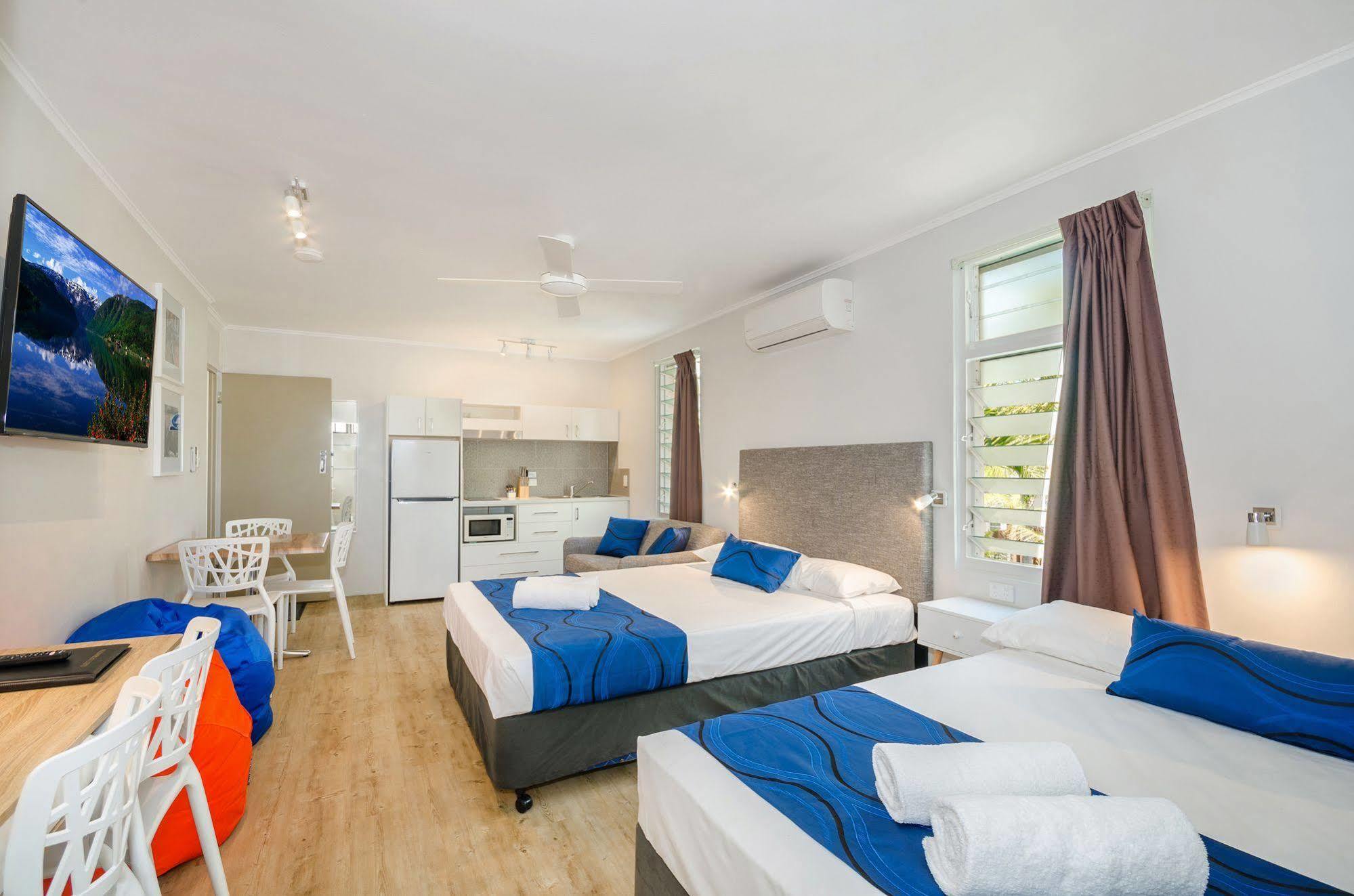 Beach House Motel Таунсвіль Екстер'єр фото
