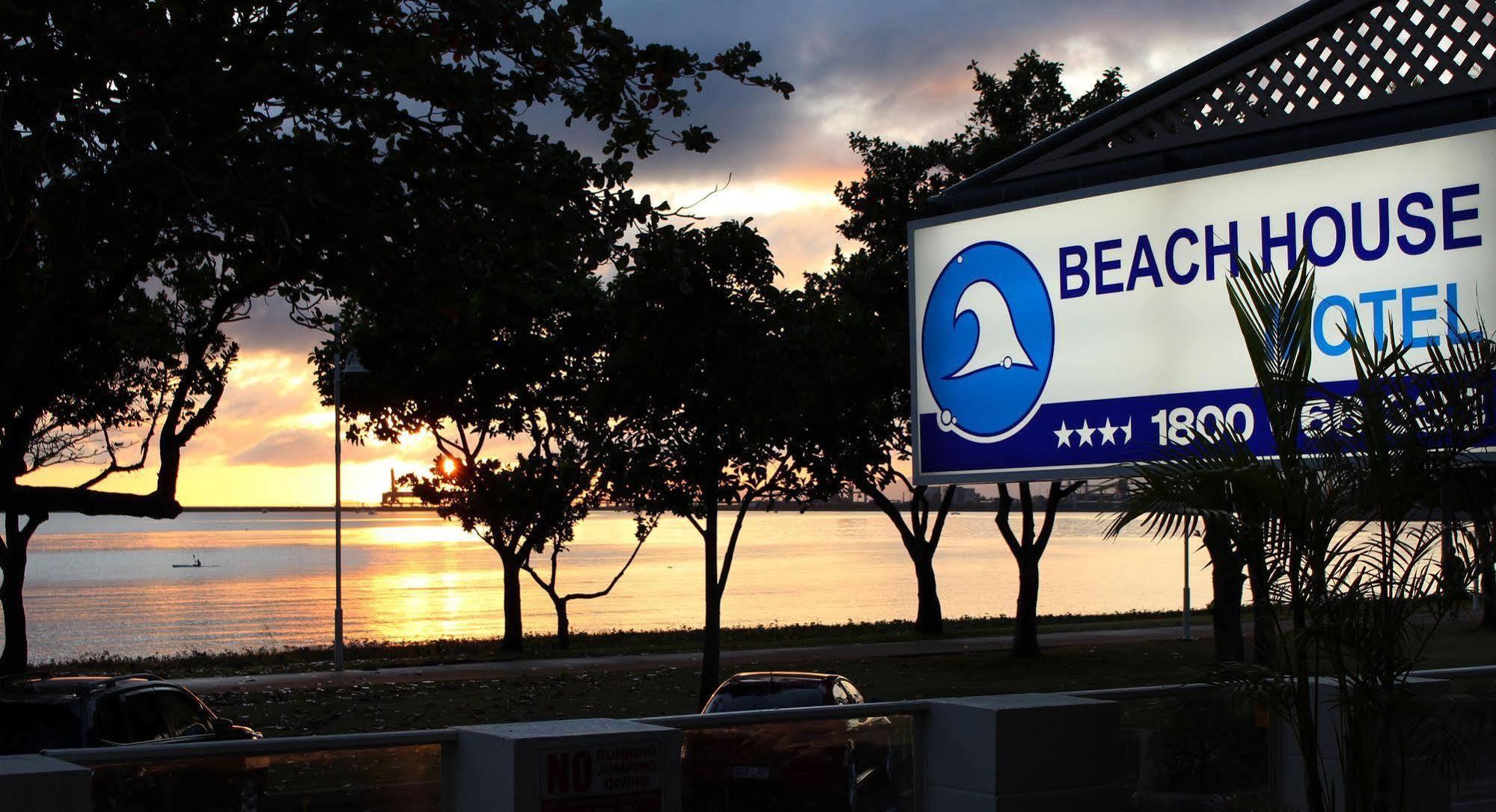 Beach House Motel Таунсвіль Екстер'єр фото